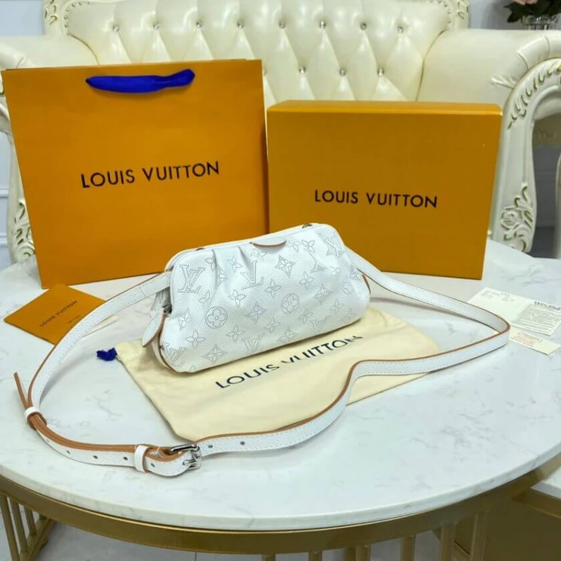 Replica bags Inside fl Louis Vuitton Scala Mini Pouch