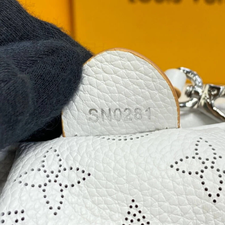 Replica bags Inside fl Louis Vuitton Scala Mini Pouch