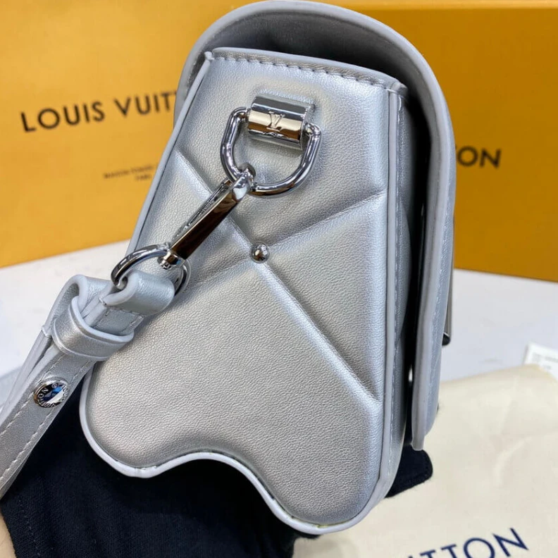 Top lv Inspired b Louis Vuitton Sheepskin Leather Twist PM Argent