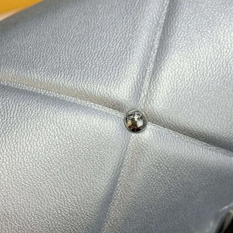 Top lv Inspired b Louis Vuitton Sheepskin Leather Twist PM Argent