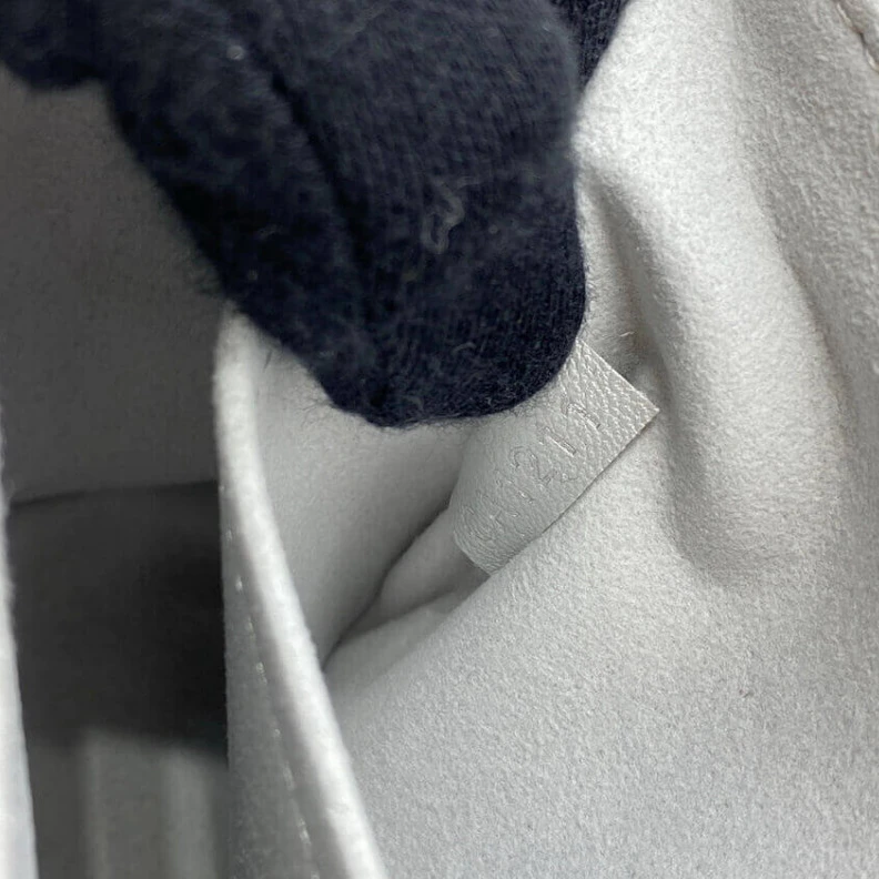 Top lv Inspired b Louis Vuitton Sheepskin Leather Twist PM Argent
