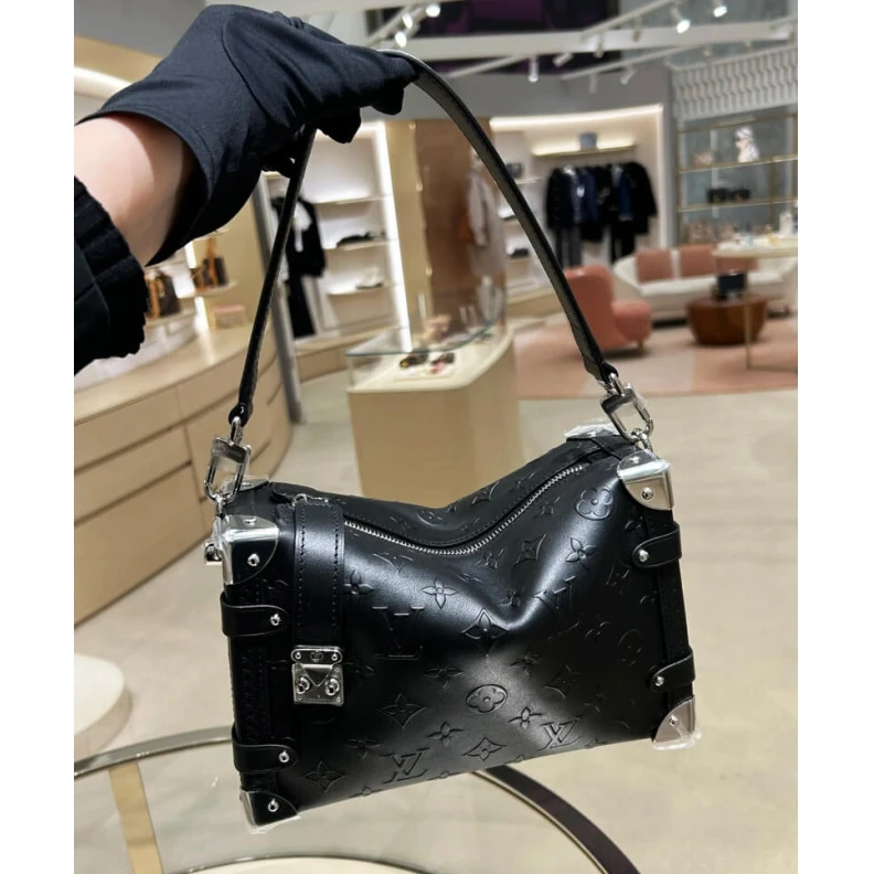 Mythick Louis Vuitton Side Trunk MM Black