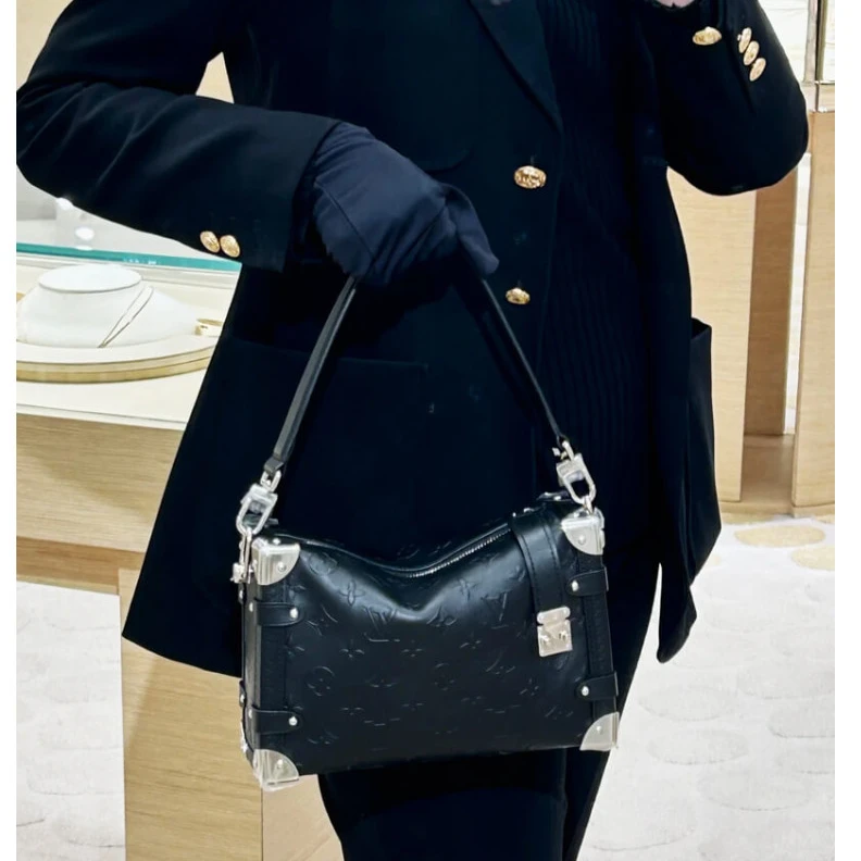 Mythick Louis Vuitton Side Trunk MM Black