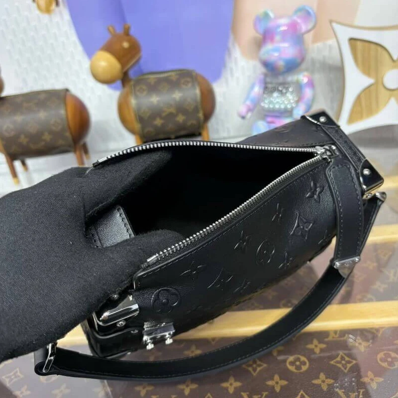 Mythick Louis Vuitton Side Trunk MM Black
