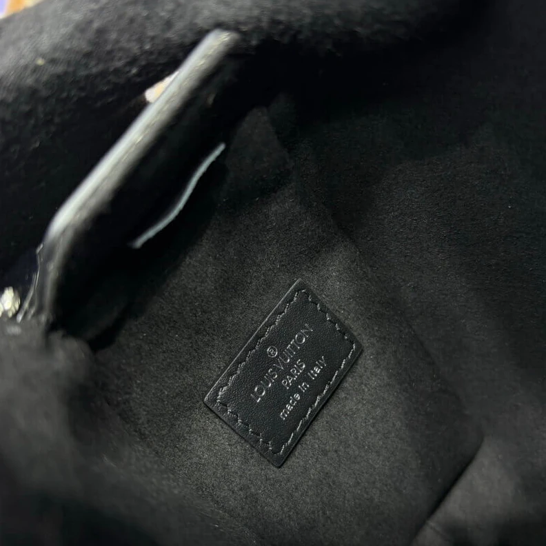 Mythick Louis Vuitton Side Trunk MM Black