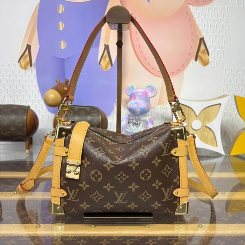 Replica bags Louis Vuitton Side Trunk MM