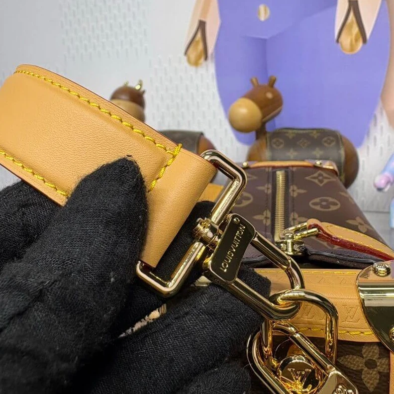 Replica bags Louis Vuitton Side Trunk MM