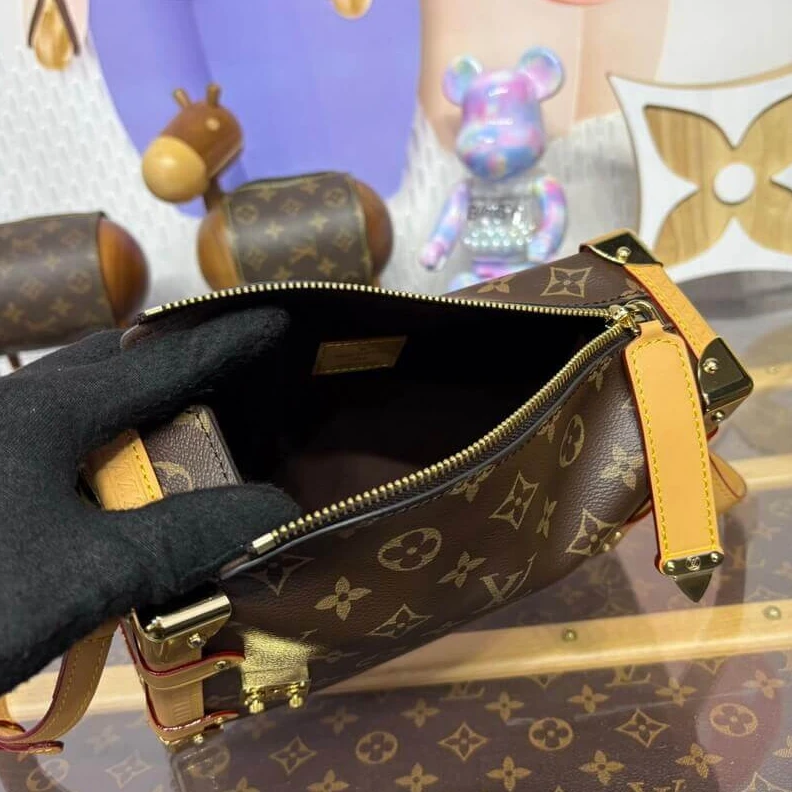 Replica bags Louis Vuitton Side Trunk MM