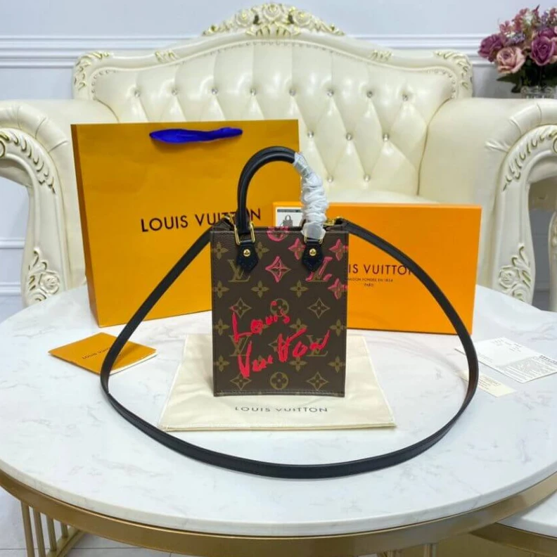 Top lv Goldcolor Louis Vuitton Signature Drawn Petit Sac Plat