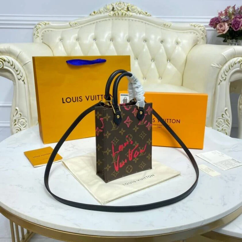 Top lv Goldcolor Louis Vuitton Signature Drawn Petit Sac Plat