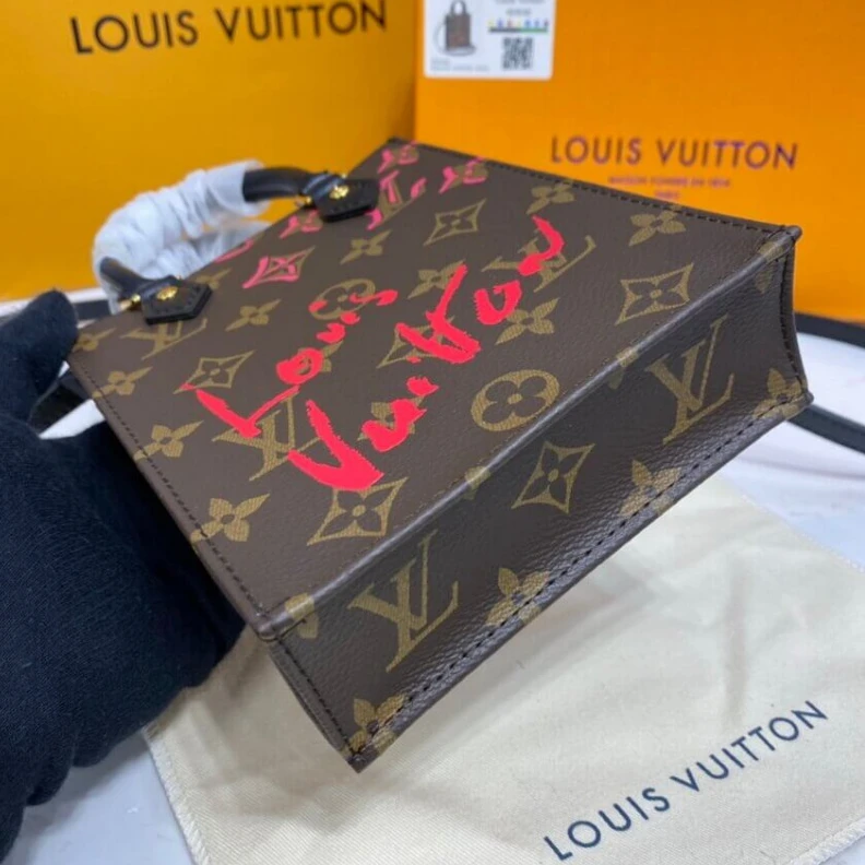 Top lv Goldcolor Louis Vuitton Signature Drawn Petit Sac Plat