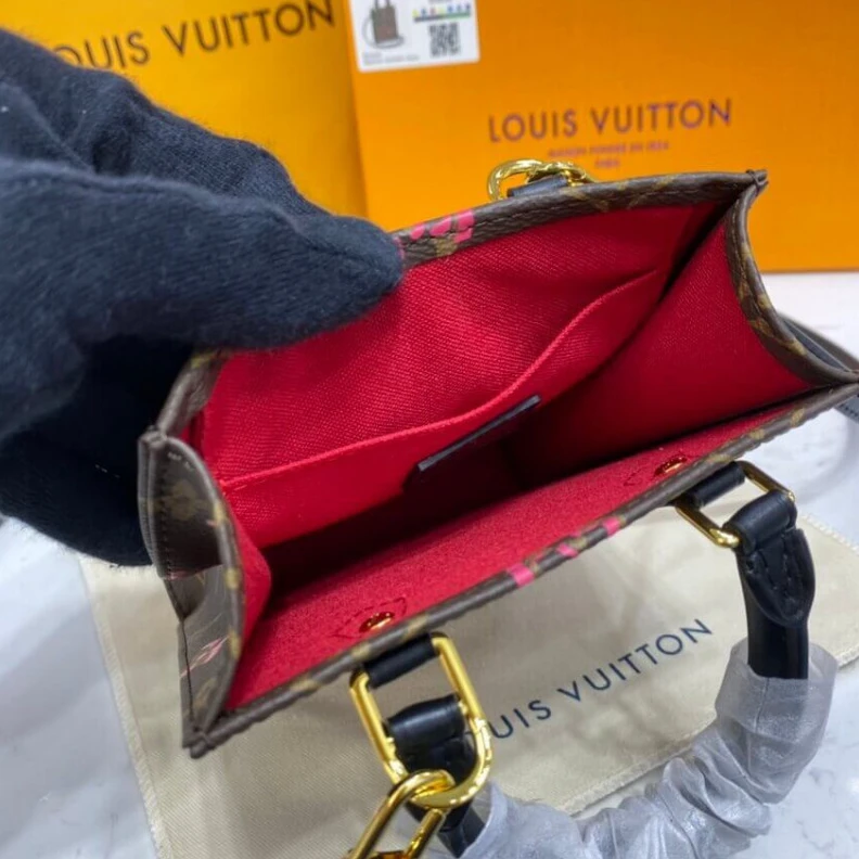 Top lv Goldcolor Louis Vuitton Signature Drawn Petit Sac Plat