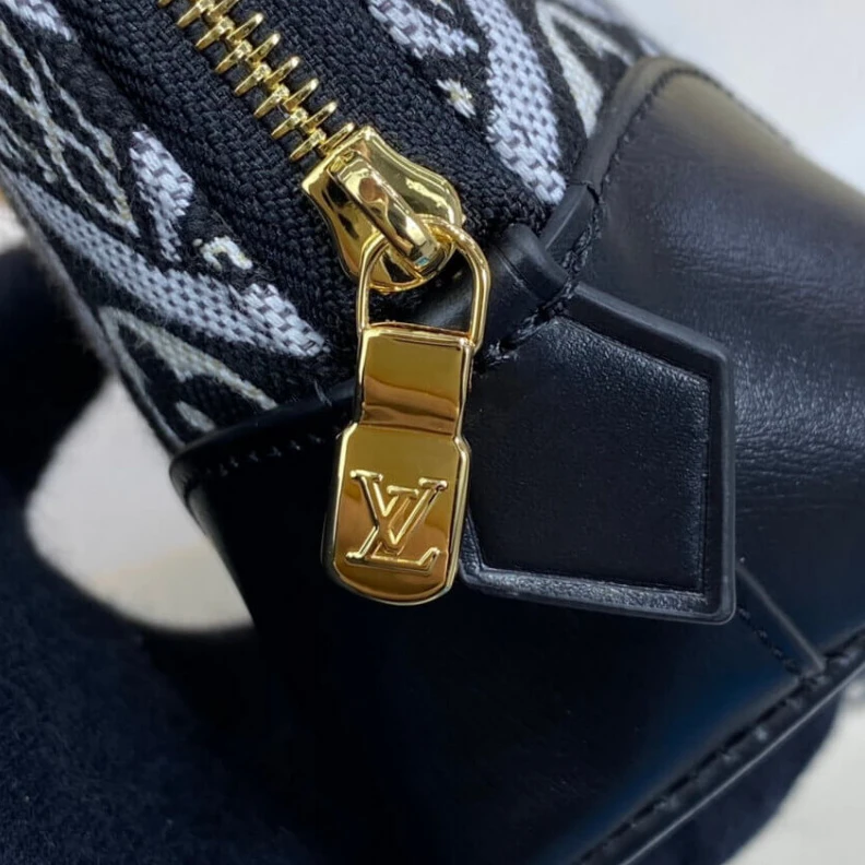 Replica bag Smoothcal Louis Vuitton Since 1854 Cosmetic Pouch PM