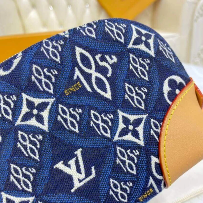 Mythick ru Smoothcal Louis Vuitton Since 1854 Cosmetic Pouch PM