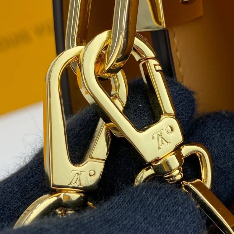 Mythick Chain dro Louis Vuitton Since 1854 Dauphine MM