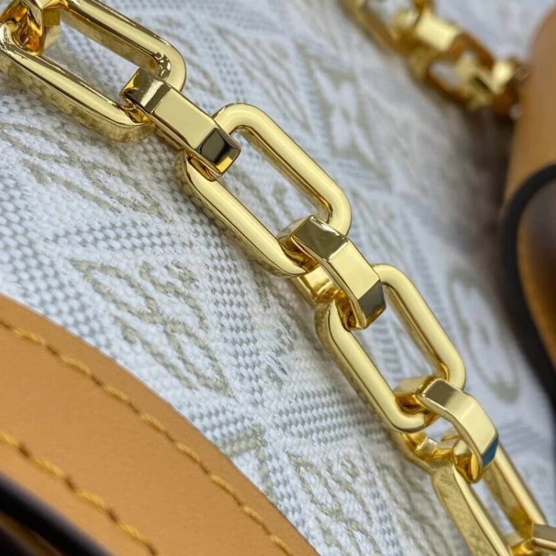 Mythick Chain dro Louis Vuitton Since 1854 Dauphine MM
