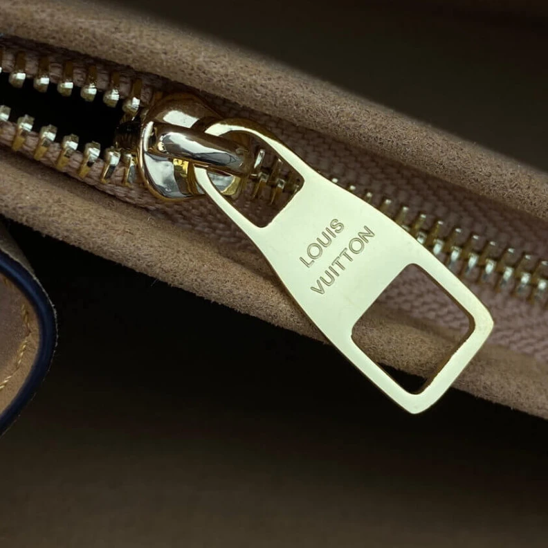 Mythick Chain dro Louis Vuitton Since 1854 Dauphine MM