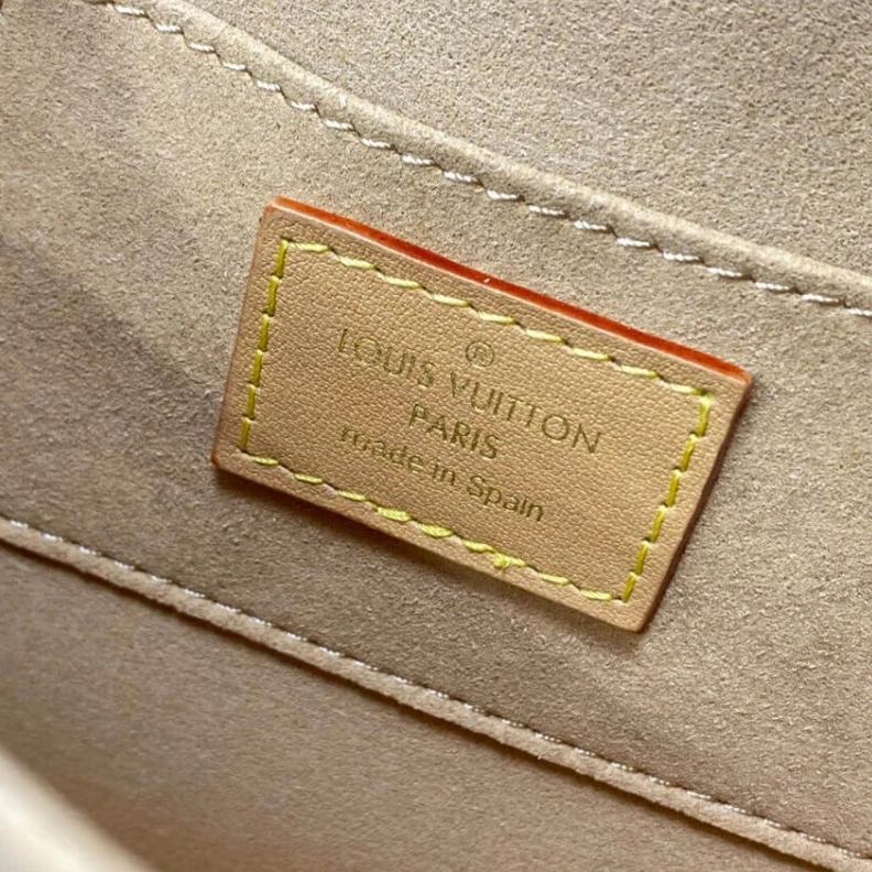 Replica bags lv Strap: Re Louis Vuitton Since 1854 Dauphine Mini
