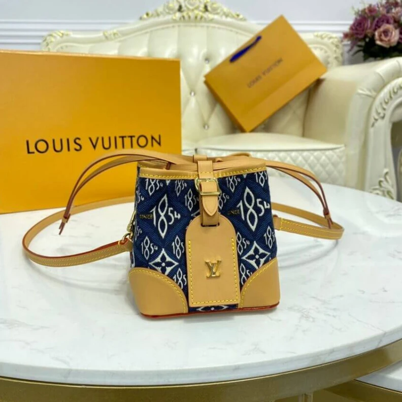 Mythick Drawstrin Louis Vuitton Since 1854 Noe Purse
