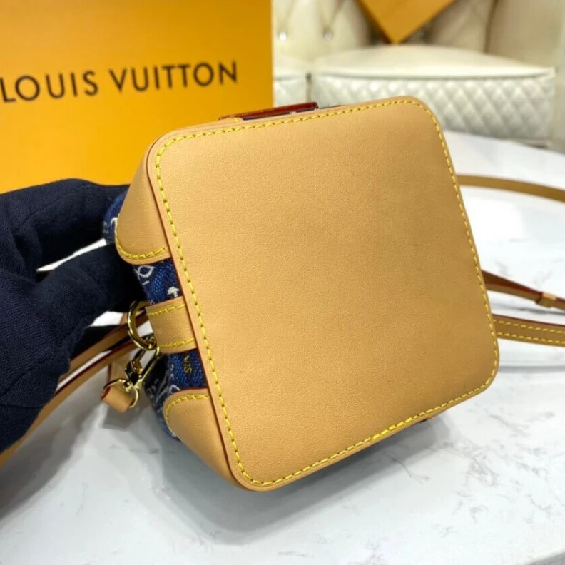 Mythick Drawstrin Louis Vuitton Since 1854 Noe Purse