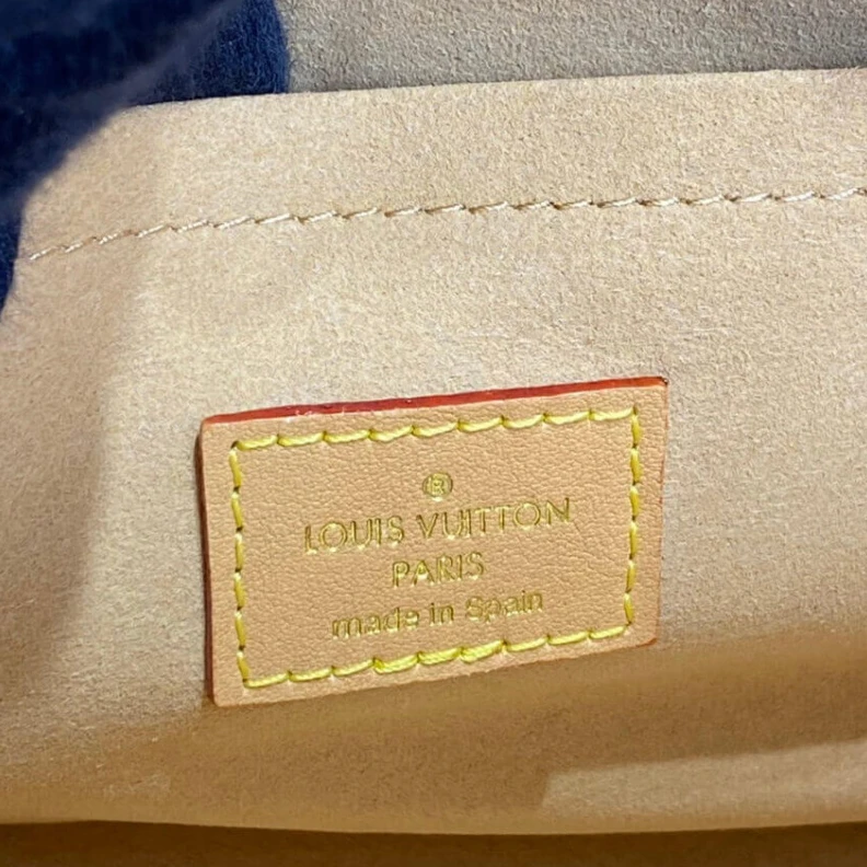 Mythick Double in Louis Vuitton Since 1854 Onthgo PM