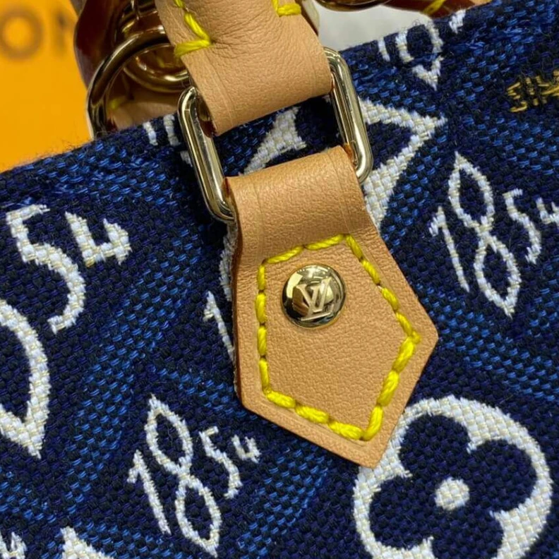Mythick Microfibe Louis Vuitton Since 1854 Petit Sac Plat