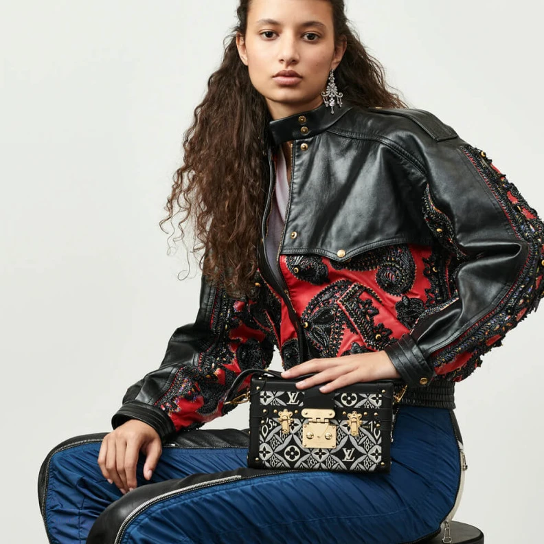 Mythick.ru Goldcolor Louis Vuitton Since 1854 Petite Malle Black
