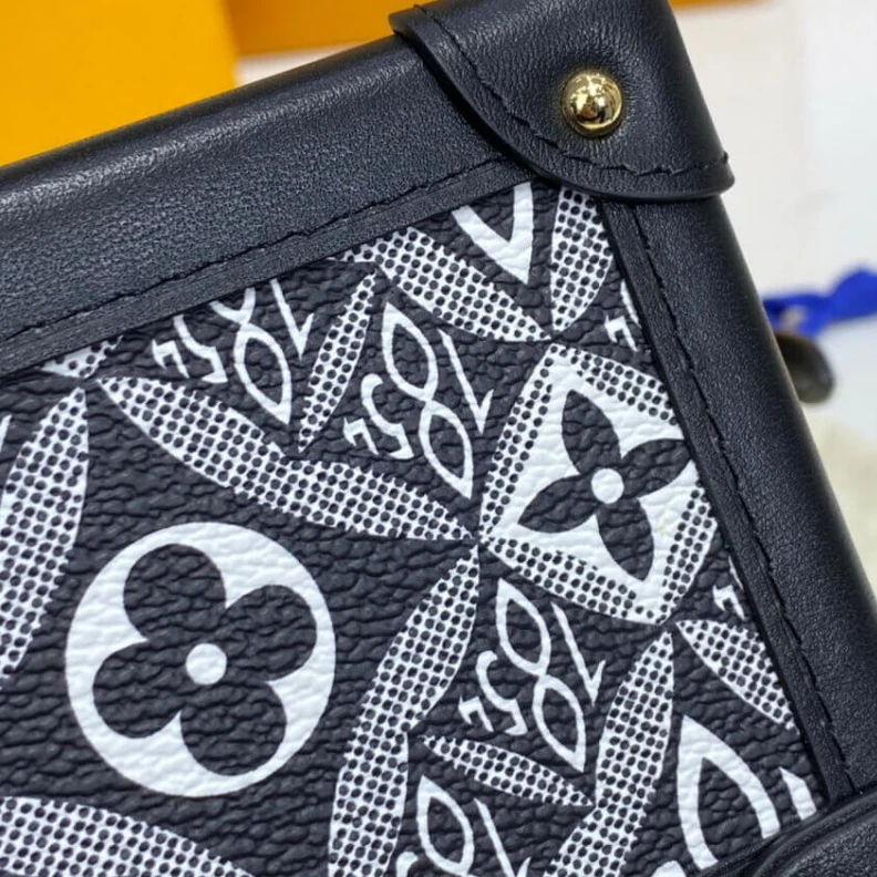 Mythick.ru Goldcolor Louis Vuitton Since 1854 Petite Malle Black