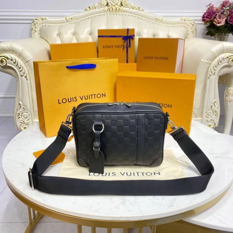 Mythick Silvercol Louis Vuitton Sirius Messenger