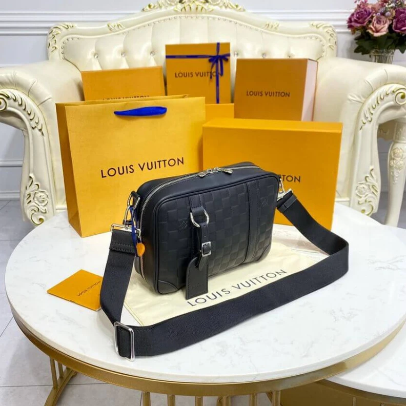 Mythick Silvercol Louis Vuitton Sirius Messenger