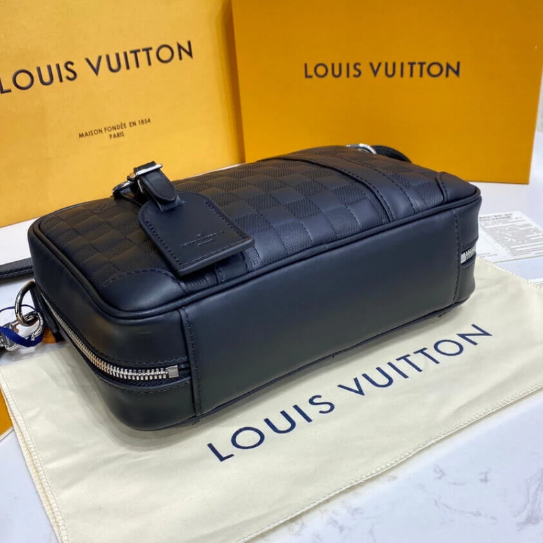 Mythick Silvercol Louis Vuitton Sirius Messenger