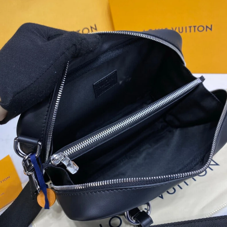 Mythick Silvercol Louis Vuitton Sirius Messenger