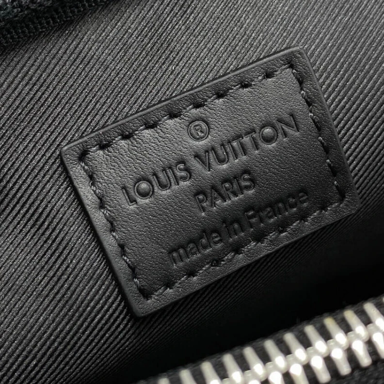 Mythick Silvercol Louis Vuitton Sirius Messenger