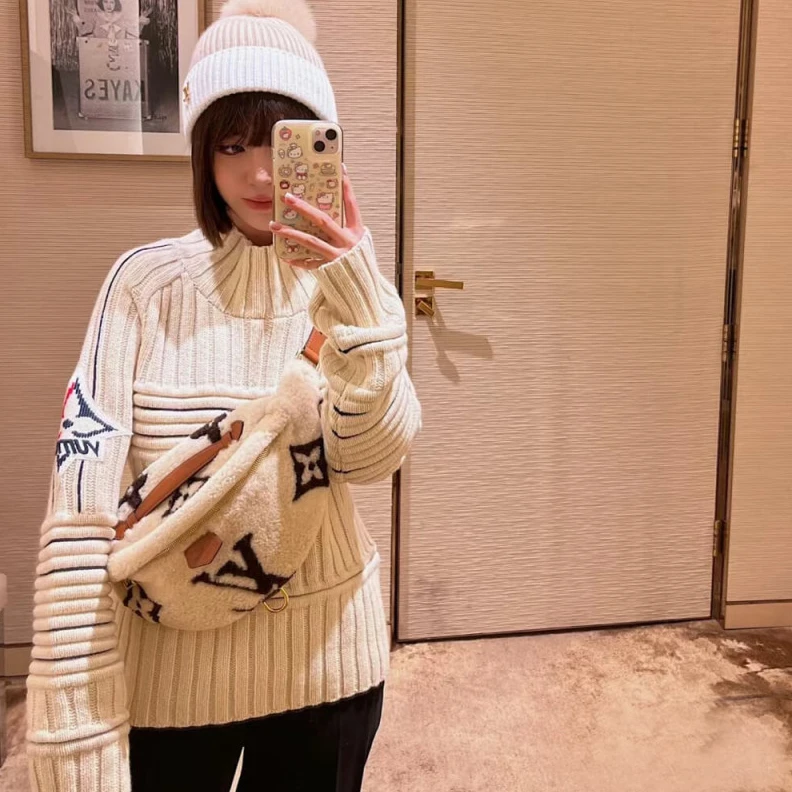 Mythick Cream Bro Louis Vuitton Ski Shearling Bumbag