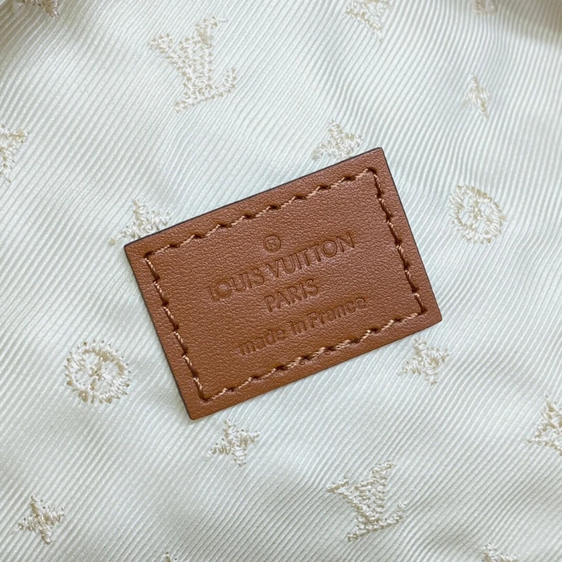 Mythick Cream Bro Louis Vuitton Ski Shearling Bumbag