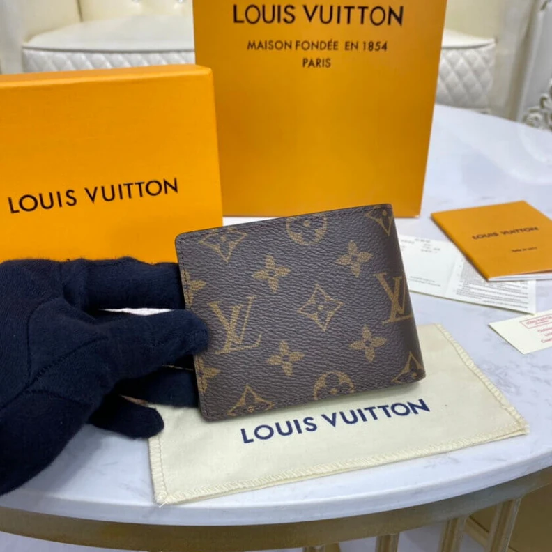 Louis vuitton locations The Slende Louis Vuitton Slender Wallet