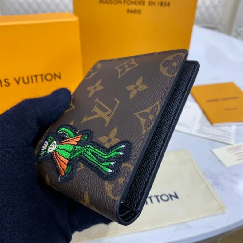 Louis vuitton locations The Slende Louis Vuitton Slender Wallet