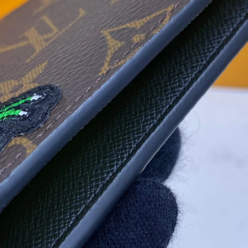 Louis vuitton locations The Slende Louis Vuitton Slender Wallet
