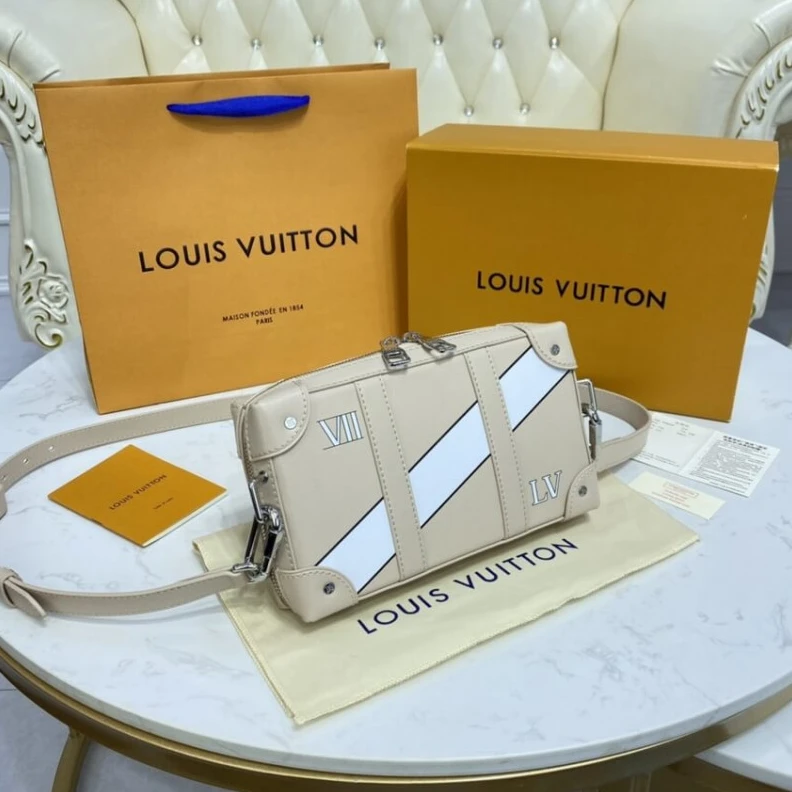 Louis vuitton locations Cowhidele Louis Vuitton Soft Trunk Wallet Cream