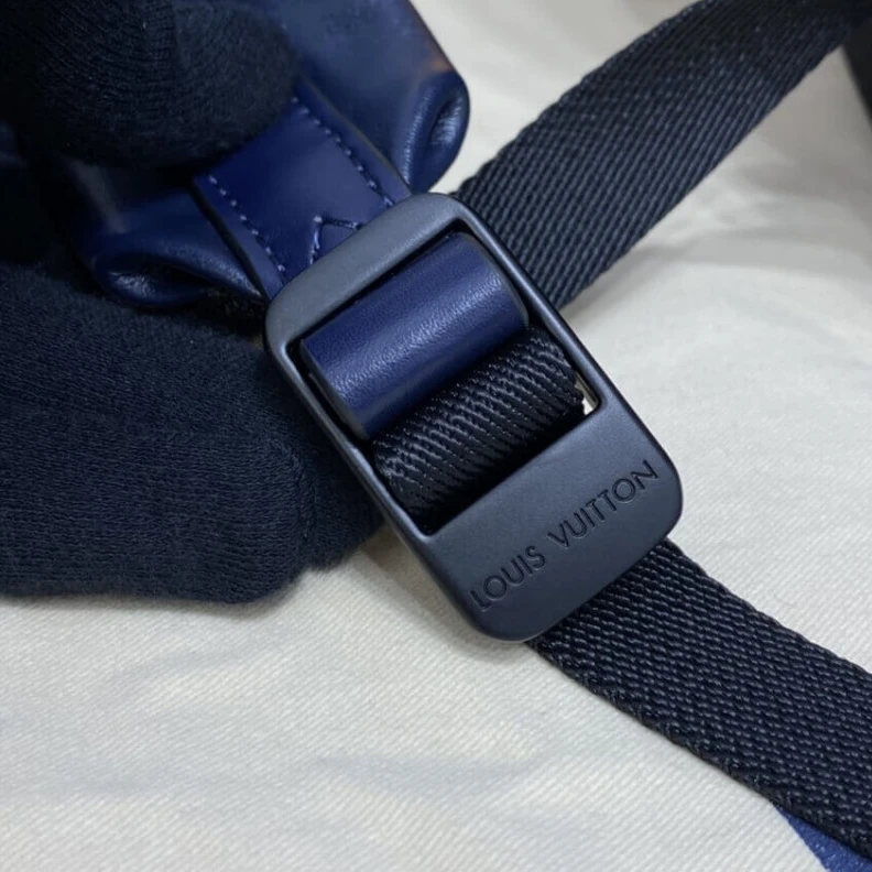 Mythick.ru Matte bla Louis Vuitton Sprinter Backpack Blue