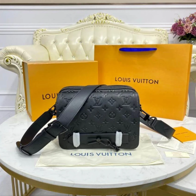 Replica bags Inside fl Louis Vuitton Steamer Messenger