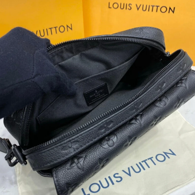 Replica bags Inside fl Louis Vuitton Steamer Messenger
