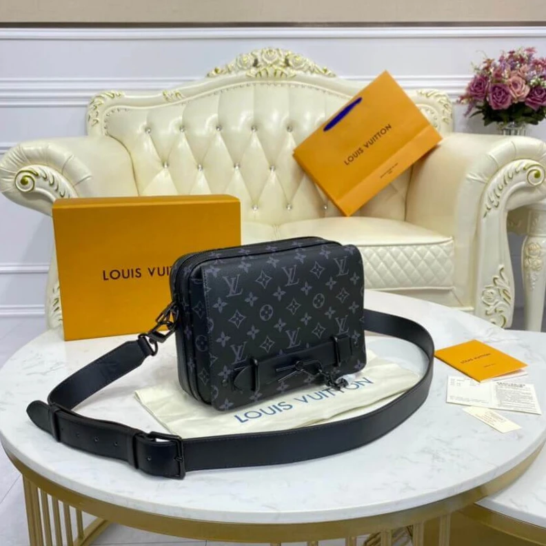 Louis vuitton locations Textile l Louis Vuitton Steamer Messenger