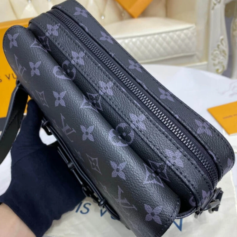 Louis vuitton locations Textile l Louis Vuitton Steamer Messenger