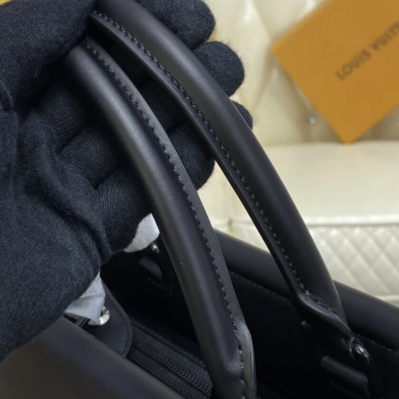 Louis vuitton locations The Steame Louis Vuitton Steamer Tote Black