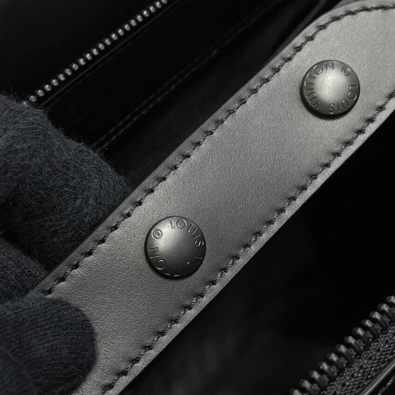 Louis vuitton locations The Steame Louis Vuitton Steamer Tote Black