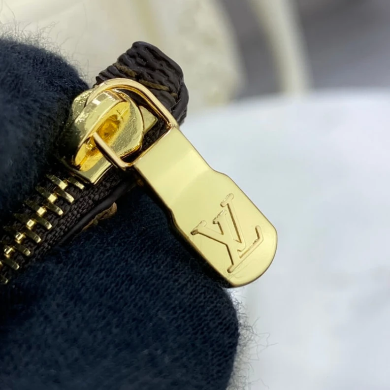 Louis vuitton locations Flat comp Louis Vuitton StellaLou Rabbit Coin & Card Holder