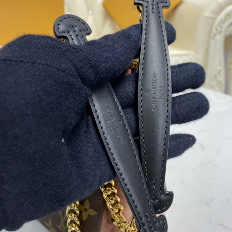 Replica bags The Surène LV Surene BB Pink