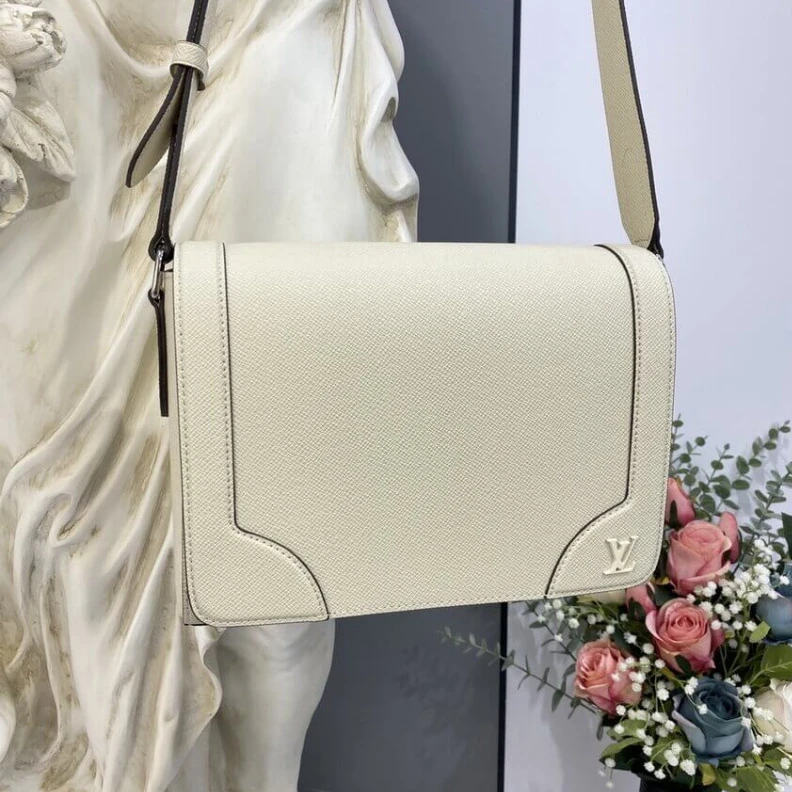 Lv belts replica Black har Louis Vuitton Taiga Leather Flap Messenger Beige
