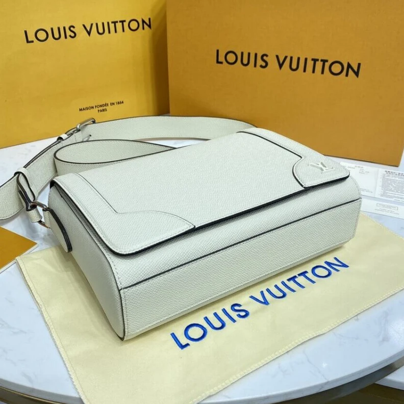 Lv belts replica Black har Louis Vuitton Taiga Leather Flap Messenger Beige